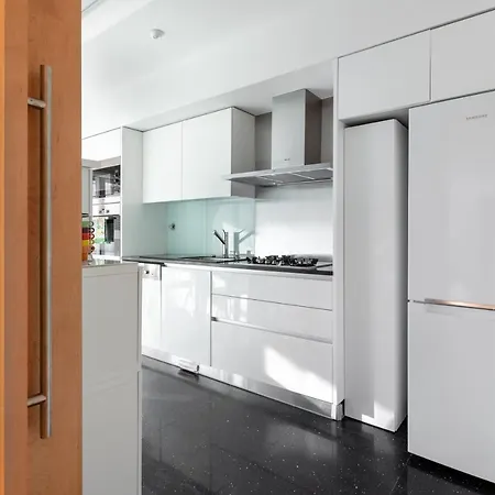 Altido Superb Apt With Terrace, Pool And In カスカイス