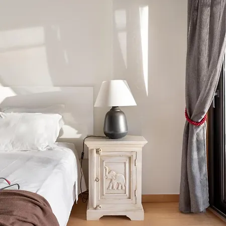 Altido Superb Apt With Terrace, Pool And In