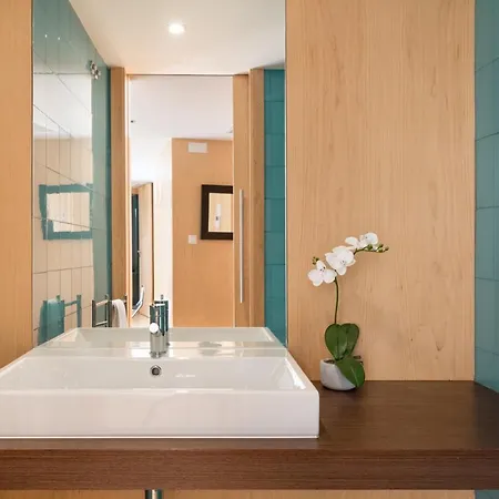 ホテル Altido Superb Apt With Terrace, Pool And In